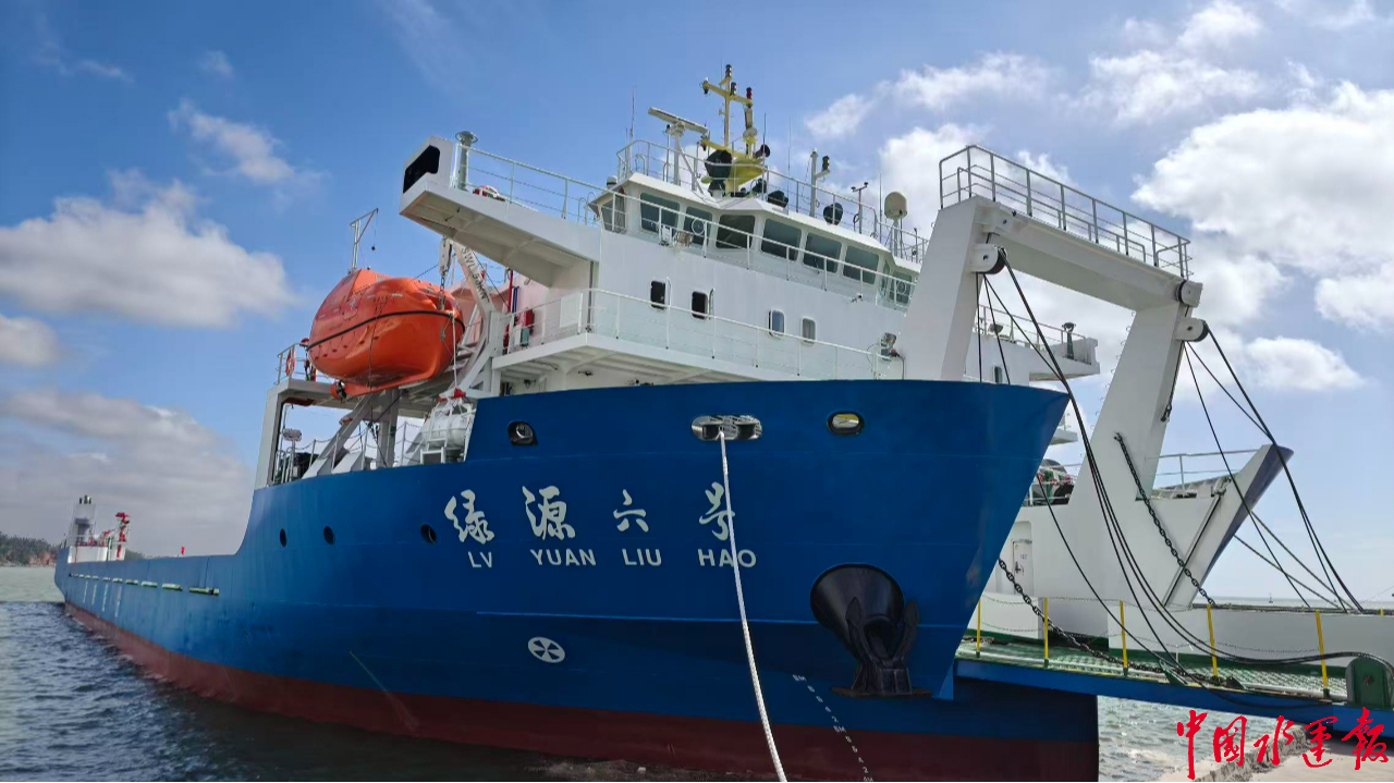 绿源六号船完成投用前安检琼州海峡新能源车运力再升级